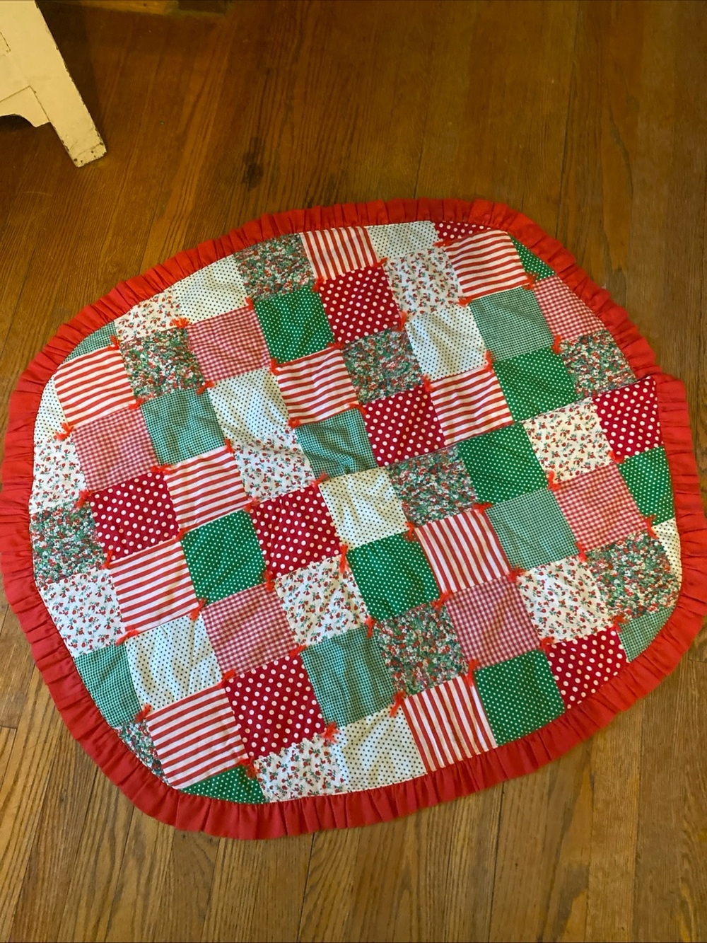 Holiday Patchwork Tree Skirt in Red and Green
